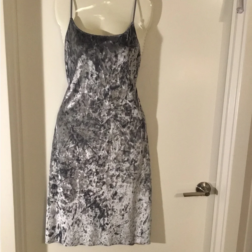 Double Zero Silver / Gray Slip Velvet Dress Size Medium $40 - Picture 4 of 11
